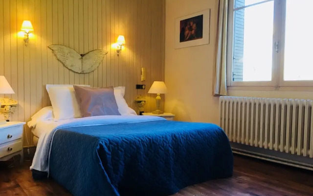 La Mirabelle-casteil Country House