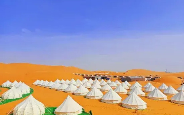 Enjoy the Starry and Desert Scenery Hotel