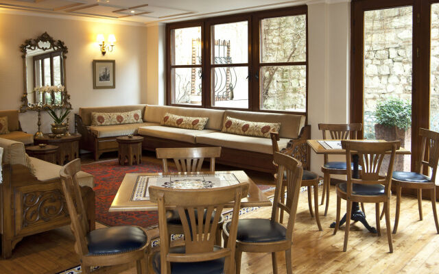 Hotel Sari Konak