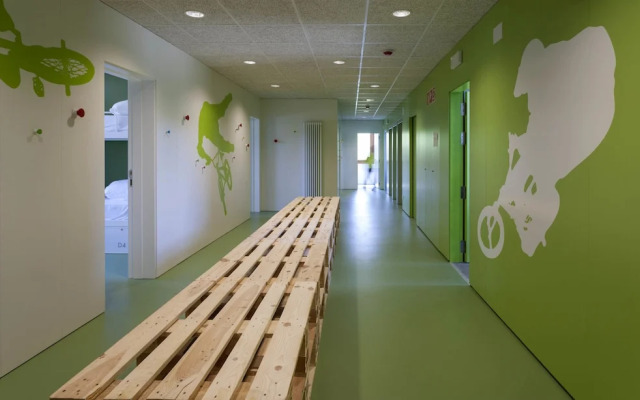 Youth Hostel Non Stop Inn by IrriSarri Land