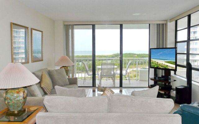 Beachfront Condo With Pool/views From two Balconies