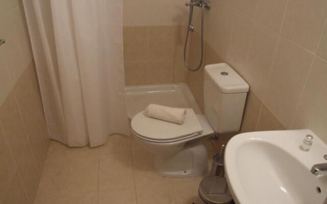 Studio with shower room E3, full kitchen, poolside, FREE WIFI