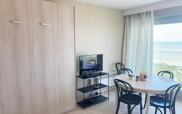 Beachside Stay With Views