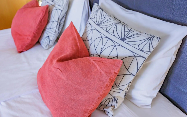 Central Penthouse Apartment w Seaview