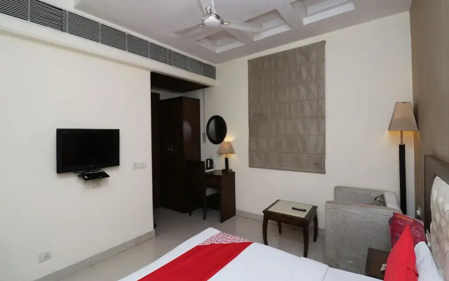 Capital O 307 Hotel The Class