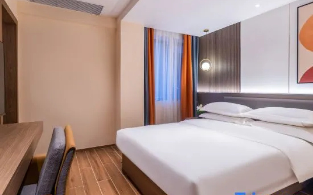 Ruifeng Hotel (Guangzhou Railway Station West Clocks and Watches City)