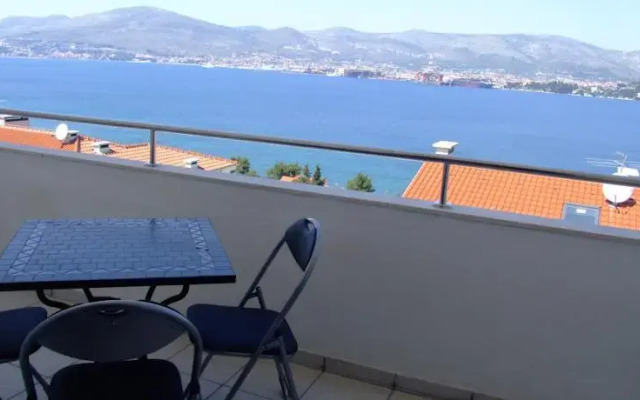 Ella Apartments