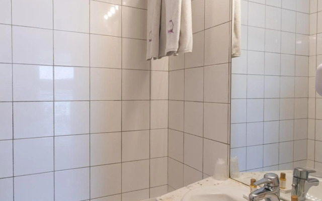 Ours Blanc - Place Victor Hugo