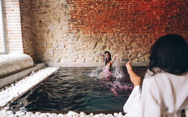 NE5T Suites & Spa