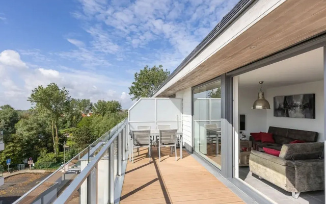 Sunny Apartment With Open Terrace