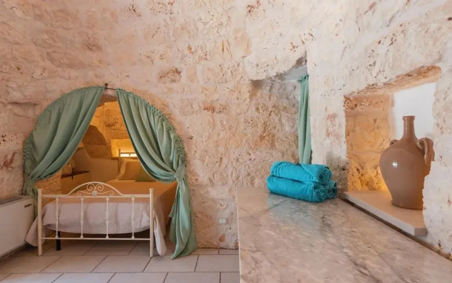 Fantastic Trulli Olea With Pool Garden