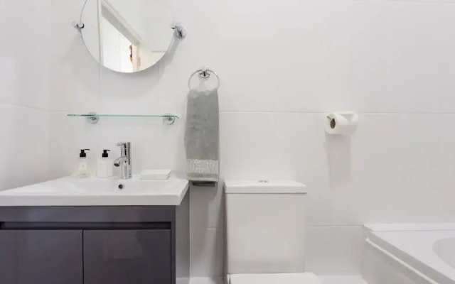 Apartment in Folkestone Near Sandgate Beach