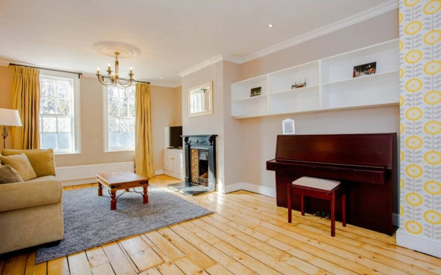 Large Luxury Townhouse in the Centre of Greenwich