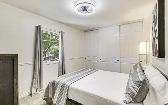 Poway Retreat w/ Stunning Sunset & Mountain Views!