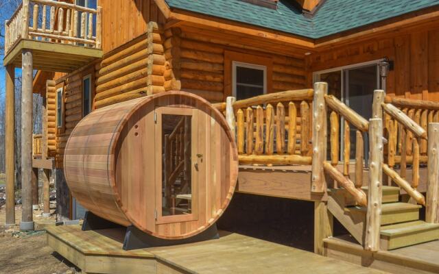 Big Log Lodge 4 Bedroom House