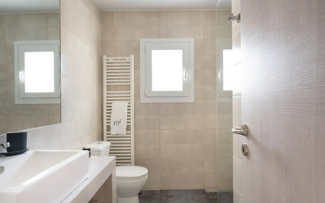 Formionos Morum City Hotel