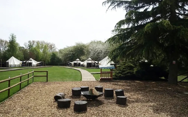Oak Lodge Retreat - Glamping 9
