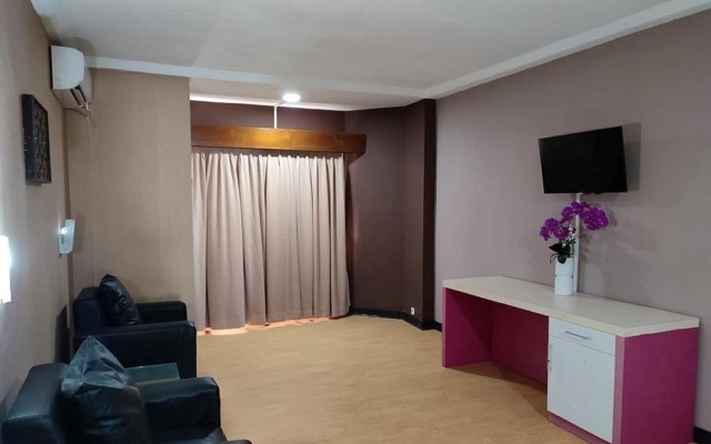 Benakutai Hotel and Apartemen