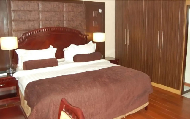 Owu Crown Hotel