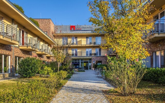 Royal Club Hotel