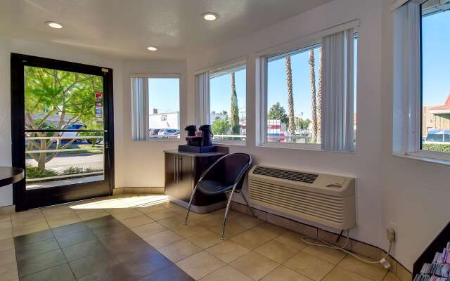 Motel 6 Riverside, CA - South