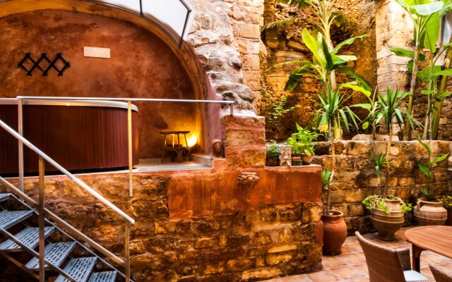 Kasteli Suites