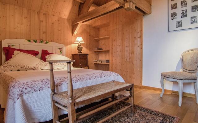 Cozy Villa in Saint-bonnet-la-rivière With Swimming Pool