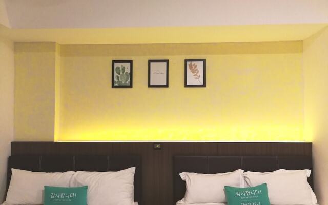 Jio Suites Aeropod Sunshine Quadruple