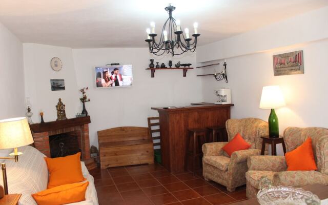 Casa Típica do Douro Vinhateiro, by Izibookings