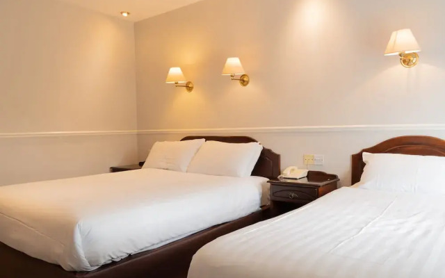 Woodenbridge Hotel