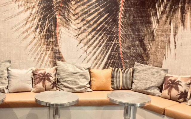 7 Art Hotel Cannes