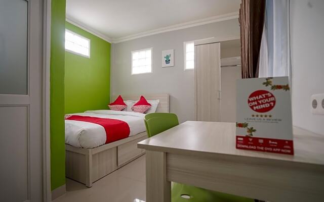 Vaccinated Staff - OYO 948 Vivi Residence Syariah II