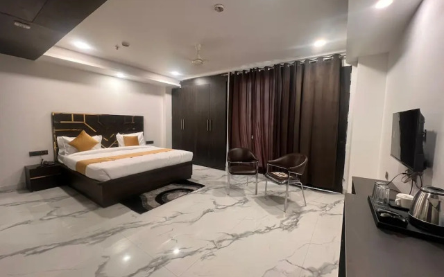 Hotel Grey Sky