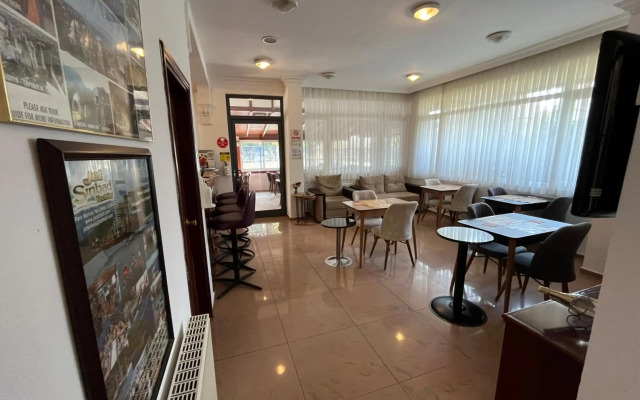 Hotel Lunay
