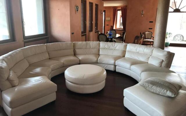 Remarkable 6 Bedrooms Villapiemonte With Land