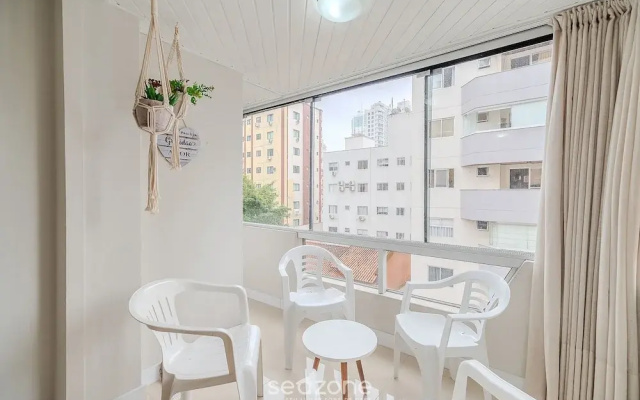 3 Bedroom apt 300m fr the Central Beach BC Idn0402