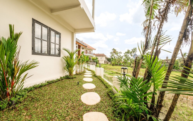 Sarang Apartments by EVDEkimi - Rice field escape with Yoga lounge, Lush garden