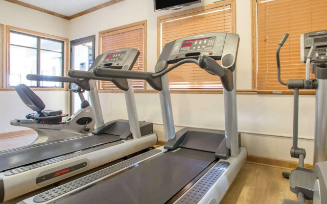 La Quinta Inn & Suites by Wyndham South Holland