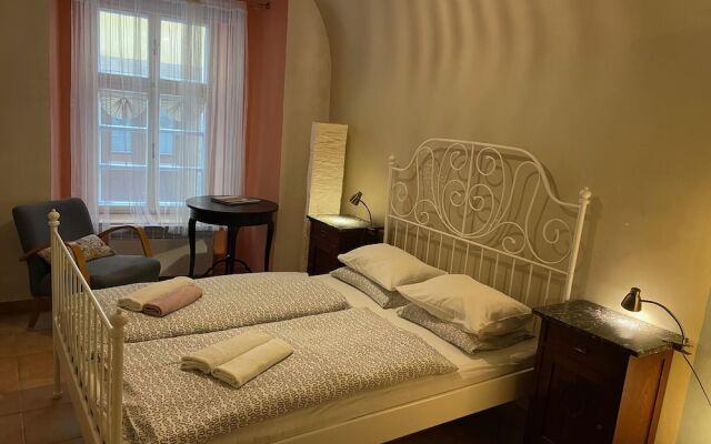 Rustic Ground Floor Apartment in Mala Strana