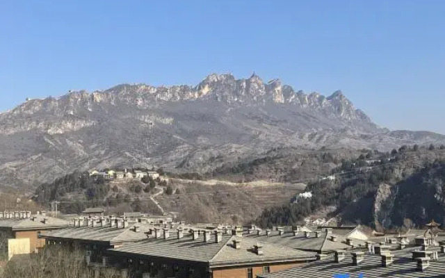 Yiyi Courtyard