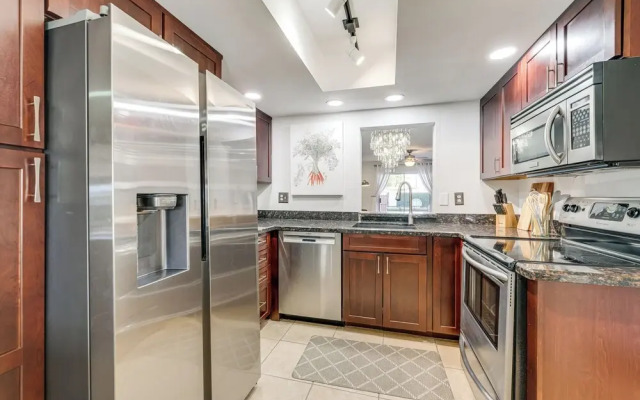 Chic Retreat w/ Patio in Scottsdale!