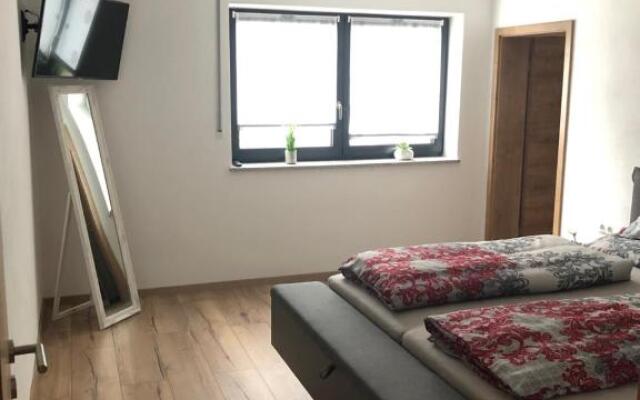 Landhaus Ferienwohnungen mit Pool und Wellness