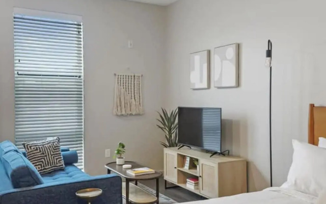 Cozysuites Modern 1BR Lawrenceville