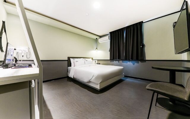 Hotel Box