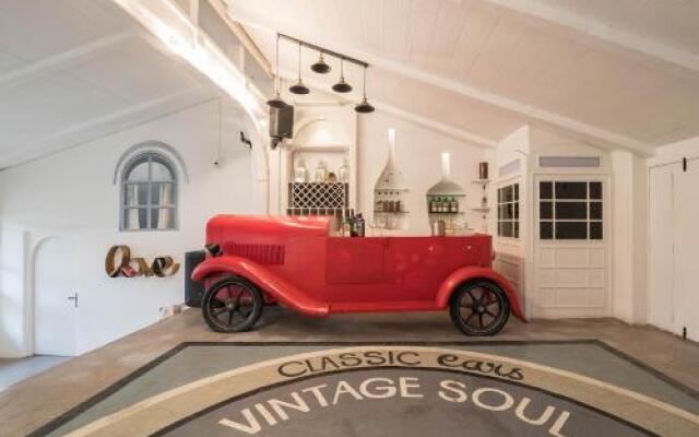 SaffronStays Casa Blanca