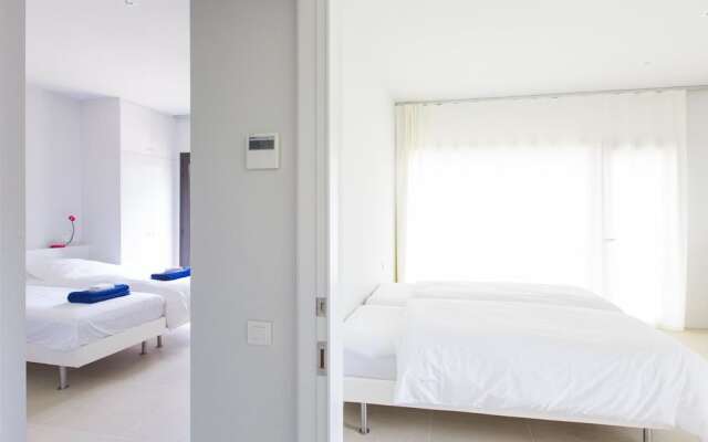 Modern Holiday Home in Sant Andreu de Llavaneres with Swimming Pool