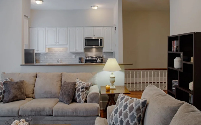 2 Bed Oasis near Forsyth Park