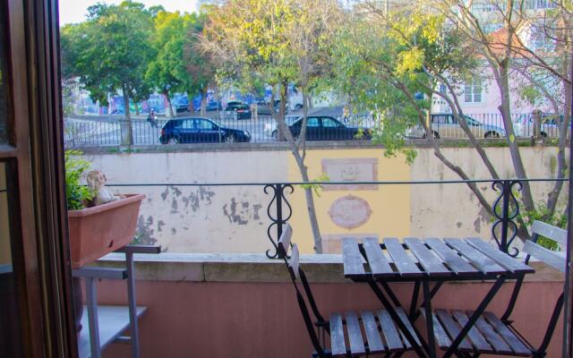 ALFAMA 3B - Balby's Bed&Breakfast