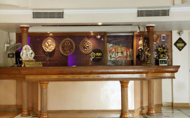OYO Premium High Court Allahabad