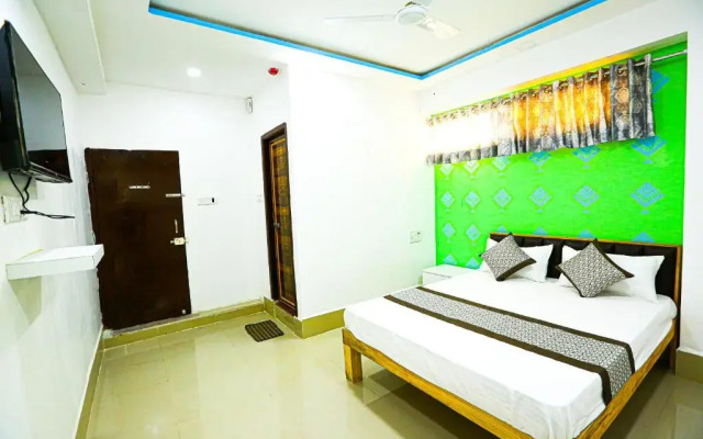 OYO 90380 Hotel Golden City
